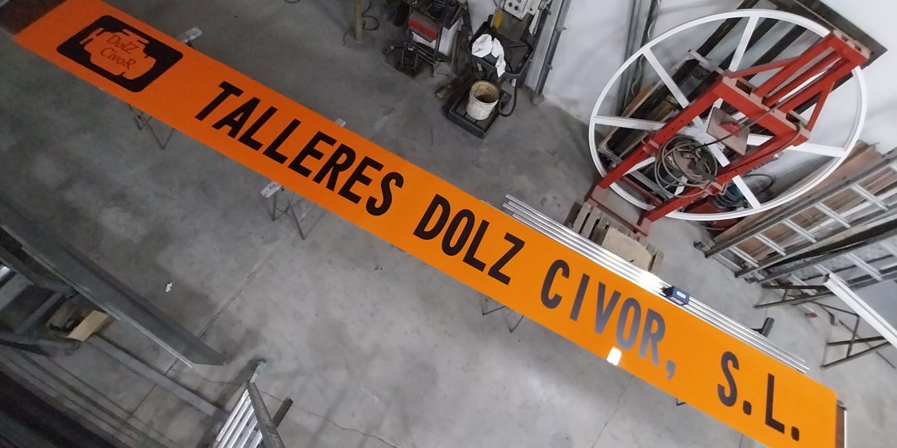 fabricación e instalación de rótulos en Maella