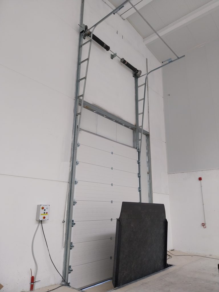 reparación de puertas y ventanas en Maella