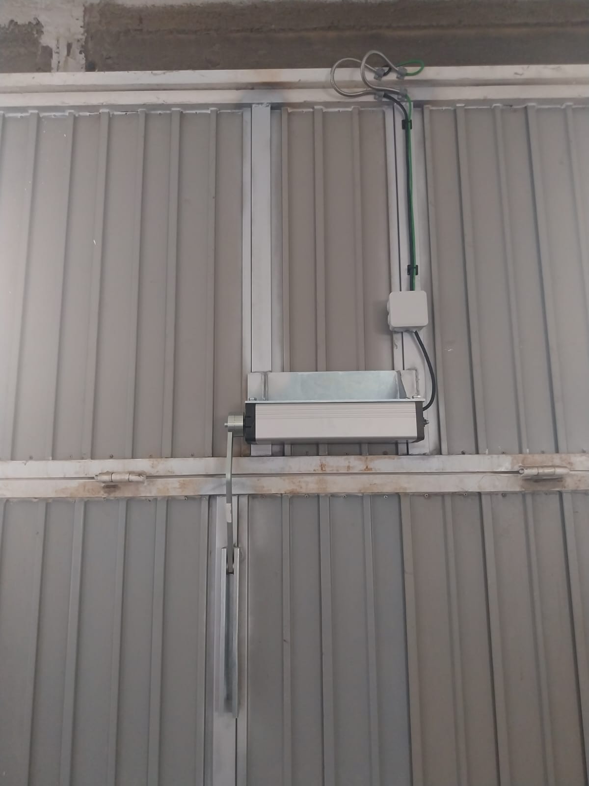 AUTOMATIZACIÓN DE PUERTA DE GARAJE